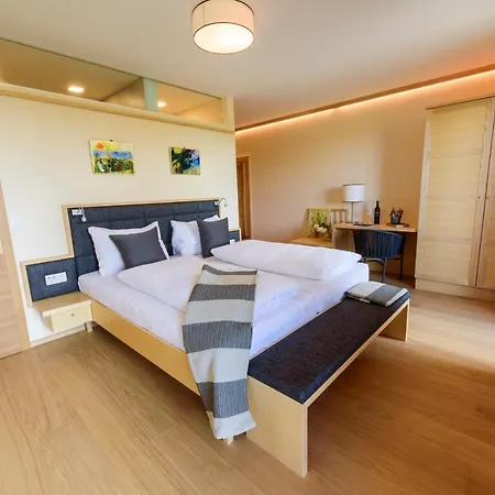 Weingut Dreisiebner Stammhaus Hotel *