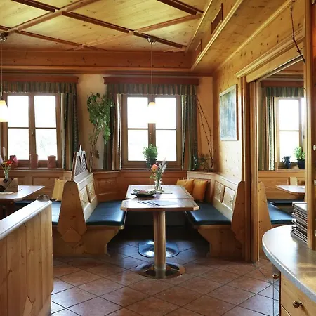 Weingut Dreisiebner Stammhaus Hotel *