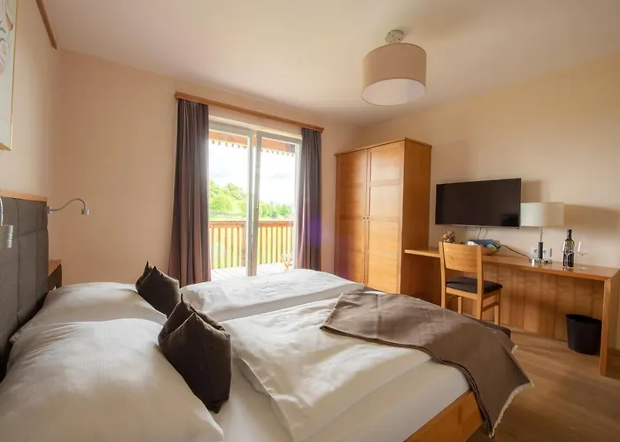 Weingut Dreisiebner Stammhaus 酒店 甘利特茨