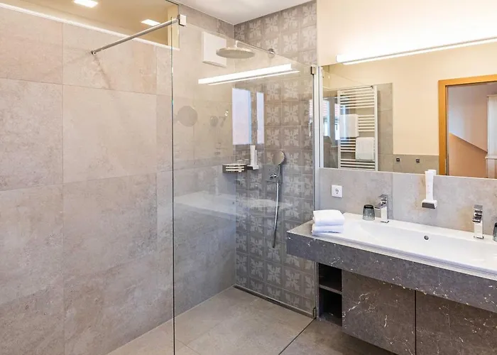 酒店 Weingut Dreisiebner Stammhaus 甘利特茨