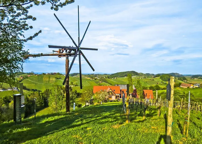 فندق Weingut Dreisiebner Stammhaus غامليتز