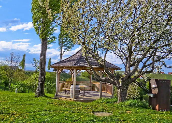 فندق Weingut Dreisiebner Stammhaus غامليتز