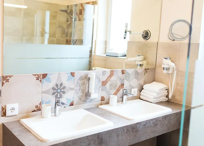 فندق Weingut Dreisiebner Stammhaus