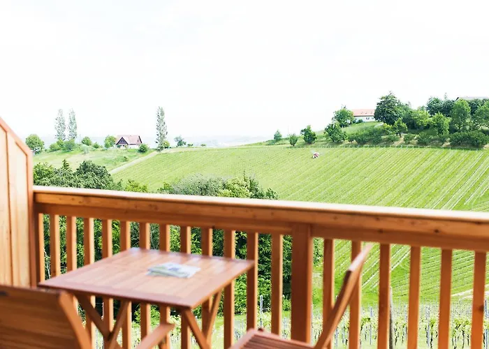 Weingut Dreisiebner Stammhaus فندق *