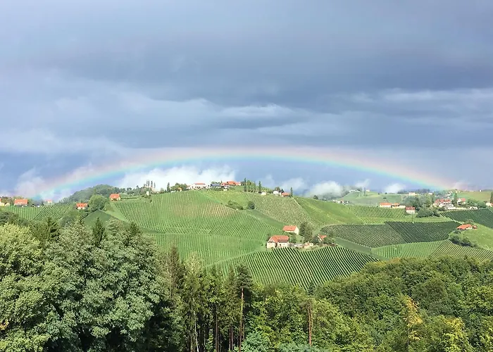 Weingut Dreisiebner Stammhaus * 甘利特茨