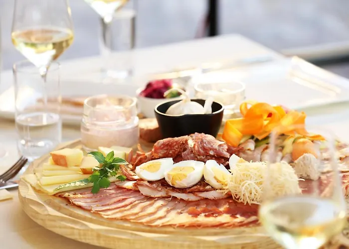 酒店 Weingut Dreisiebner Stammhaus